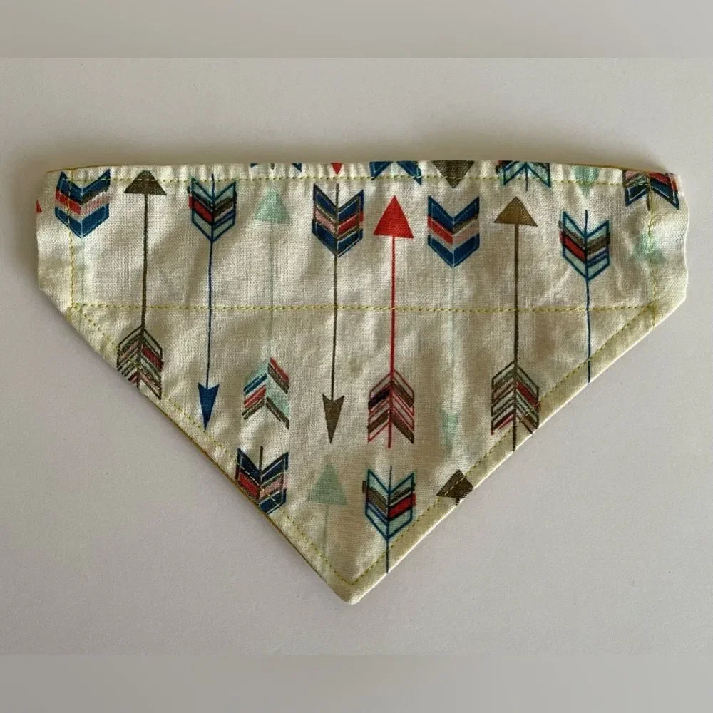 Good used condition. 6 dog bandanas with slit for collar for small dogs.